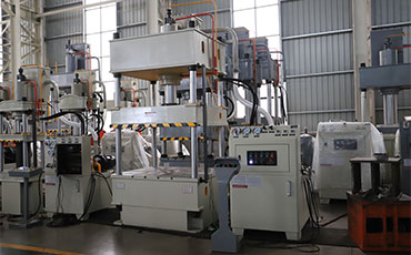 四柱液壓機廠家哪家好？